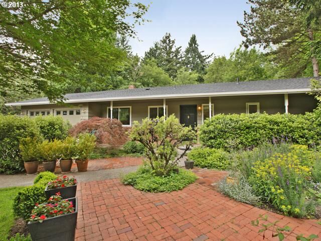 Property Photo:  9575 SW Washington Pl  OR 97225 
