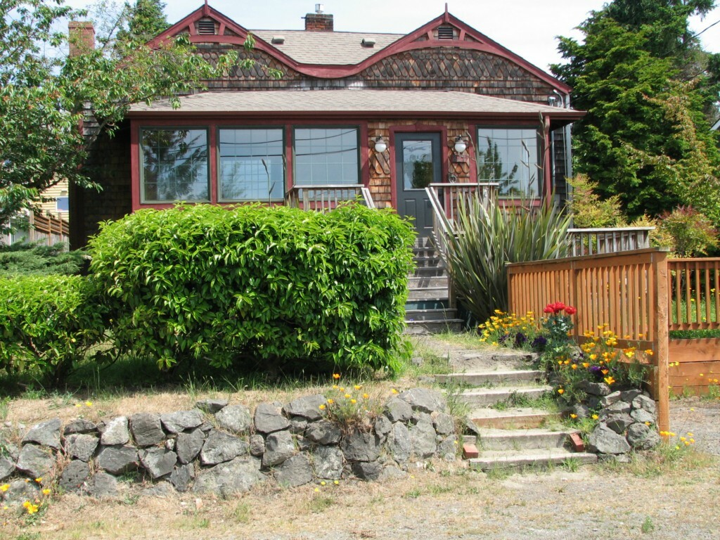 Property Photo:  824 J St  WA 98368 