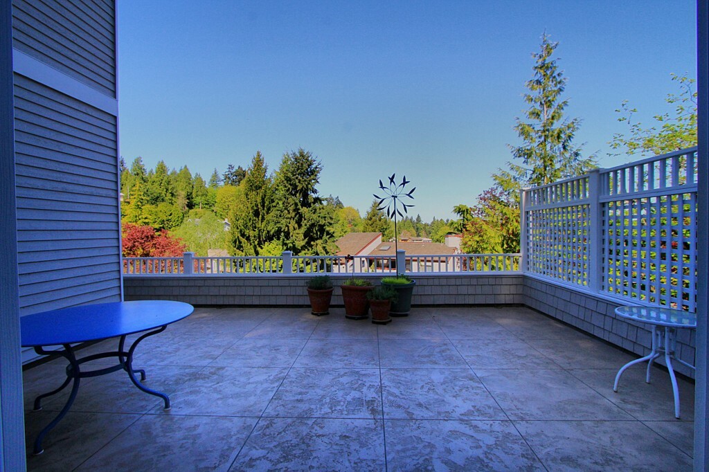 Property Photo:  8787 Paisley Dr NE  WA 98115 