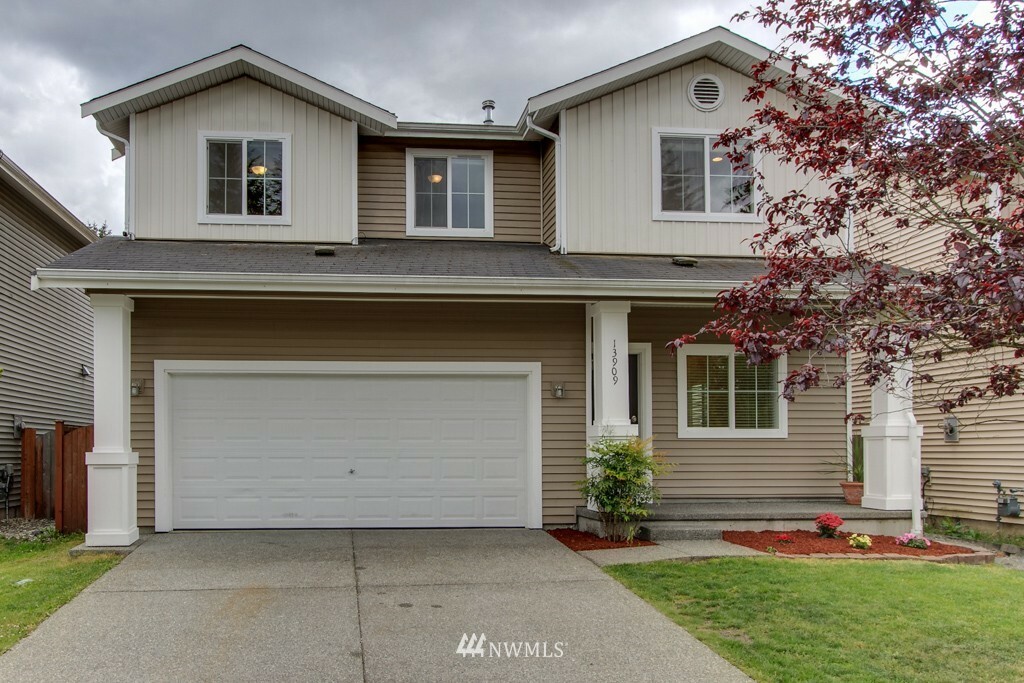 Property Photo:  13909 15th  Avenue W  WA 98087 