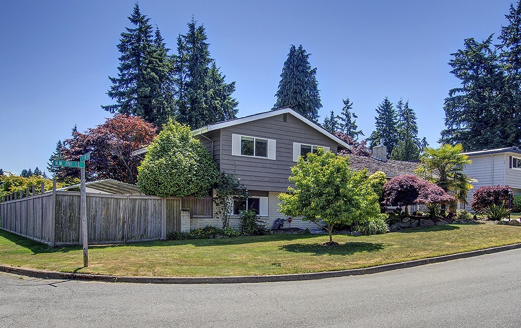 Property Photo:  505 NW 201st Ct  WA 98177 