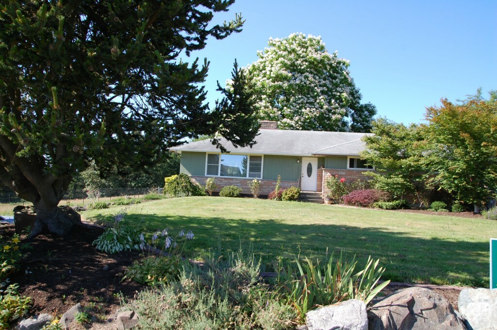 Property Photo: 5829 68th St SE WA 98290