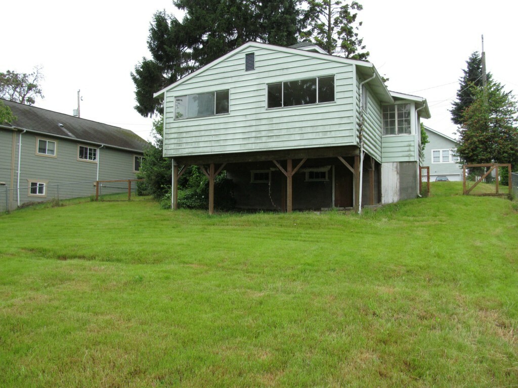 Property Photo:  10426 19th Ave SW  WA 98146 