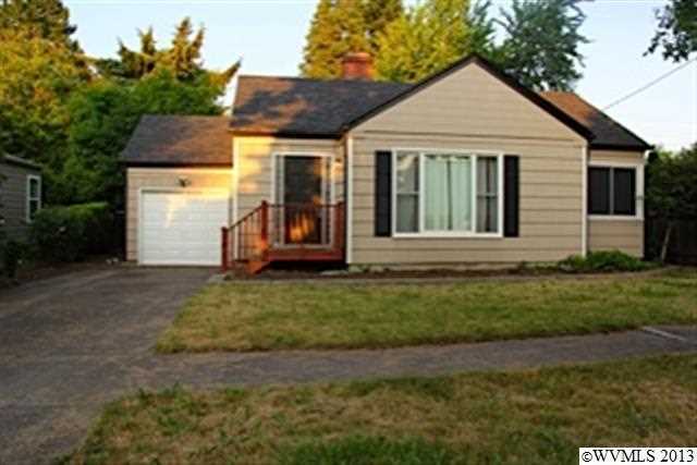 Property Photo:  730  16th St NE  OR 97301 