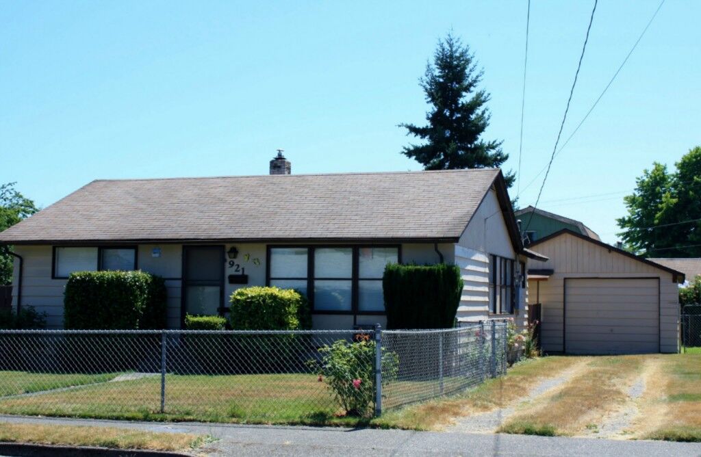 Property Photo: 921 Dibb St WA 98311