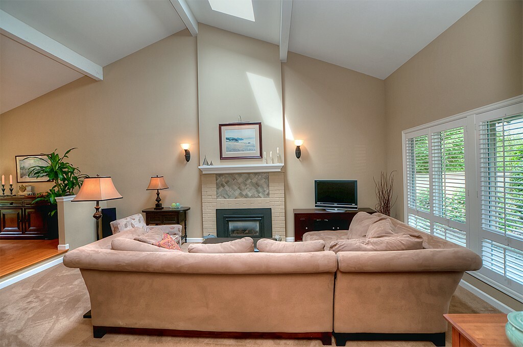 Property Photo: 23 Newport Key WA 98006