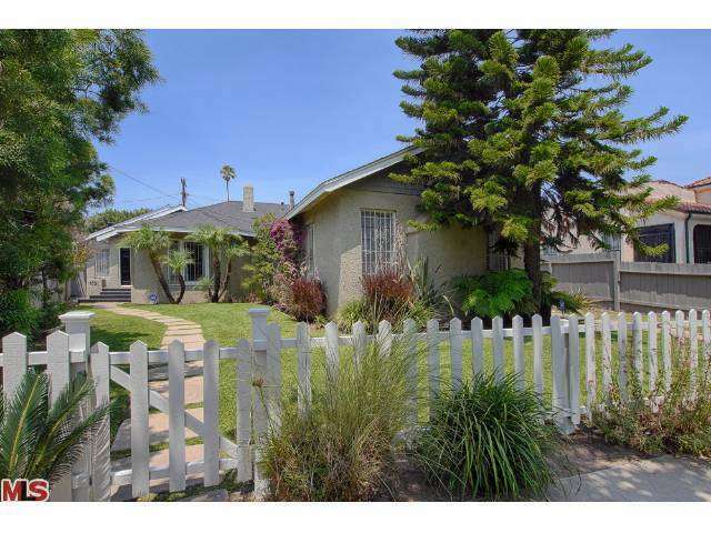 Property Photo: 1389 S Orange Dr CA 90019