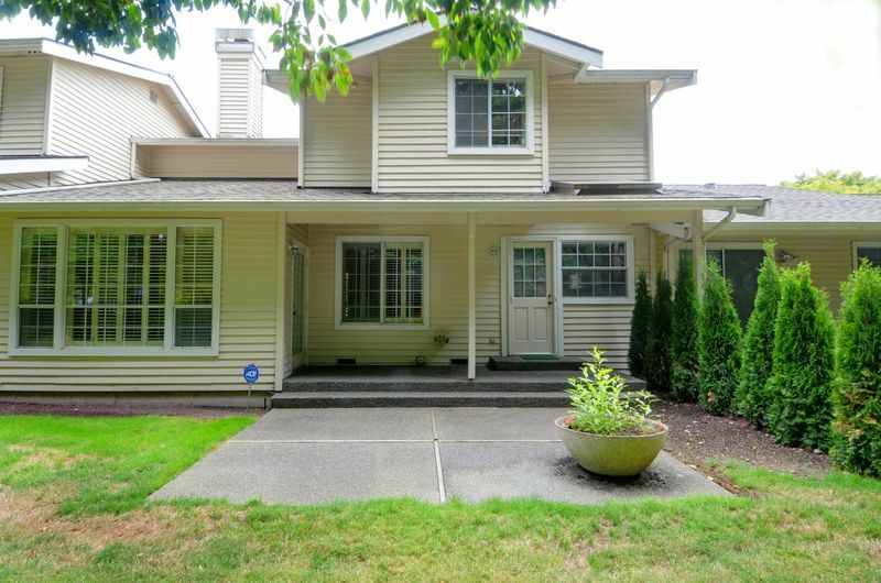 Property Photo:  11316 SE 65th St  WA 98006 