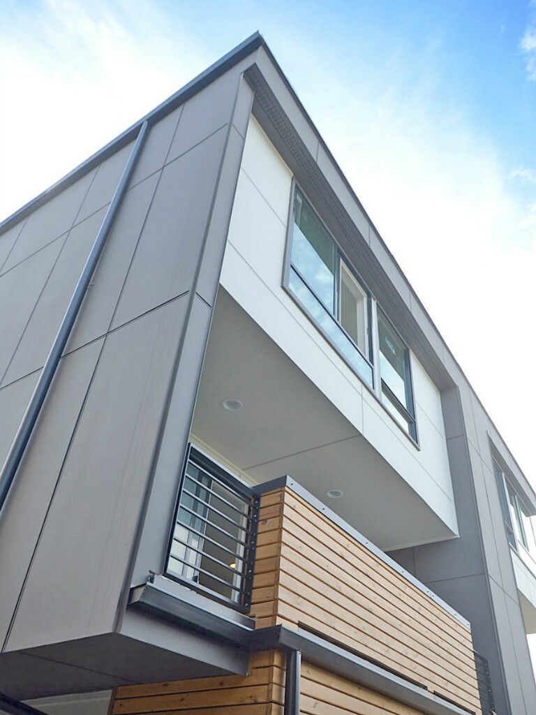 Property Photo: 2128A 11th Ave W WA 98119