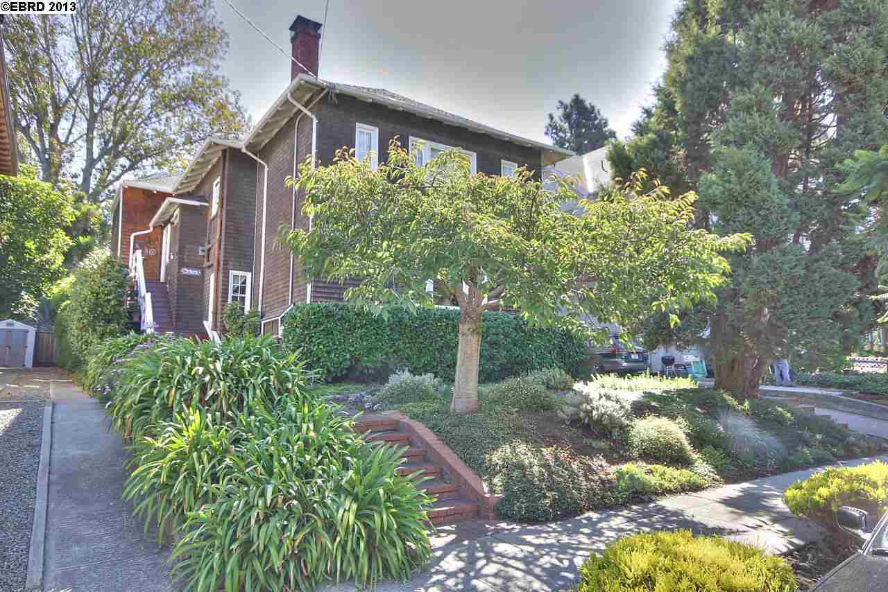 Property Photo: 2709 Benvenue Ave CA 94705-1201