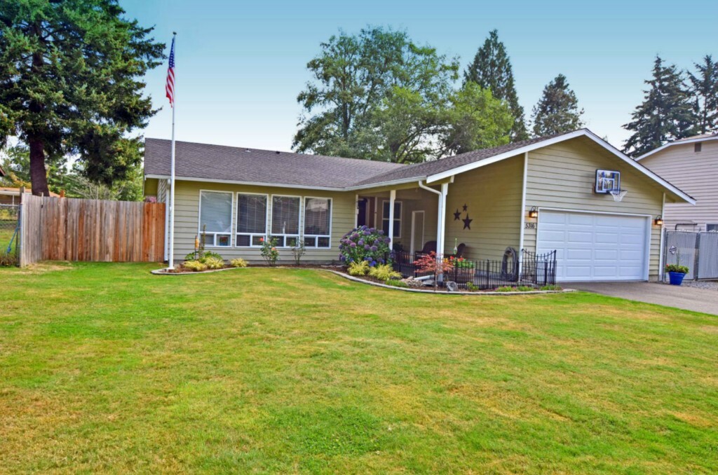 Property Photo:  5316 160th St SW  WA 98026 