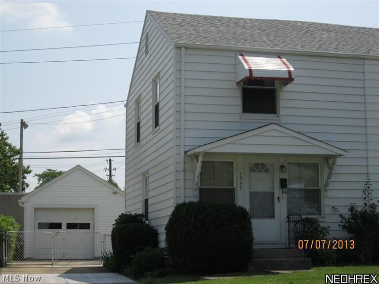 Property Photo: 1537 E 256th Street OH 44132