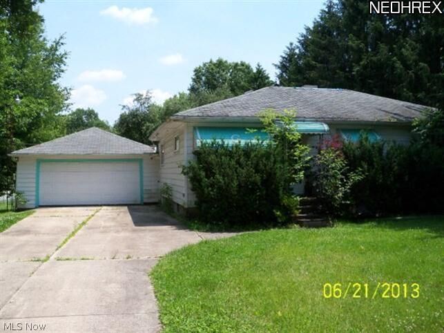 Property Photo: 1135 Kent Drive OH 44212