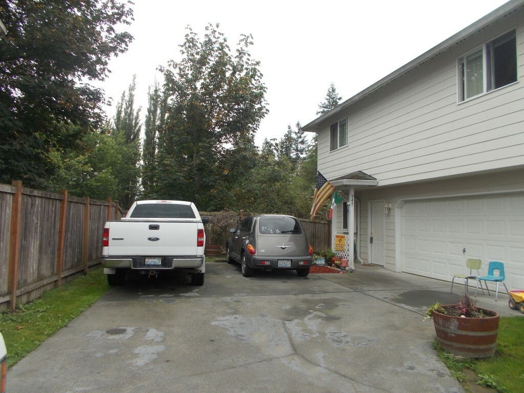 Property Photo:  947 Willow Dr  WA 98294 