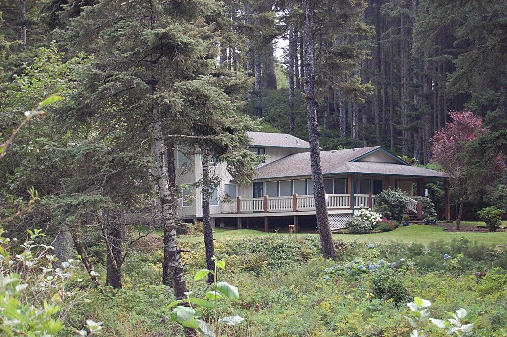 Property Photo:  3 Alderwood Lane  WA 98535 