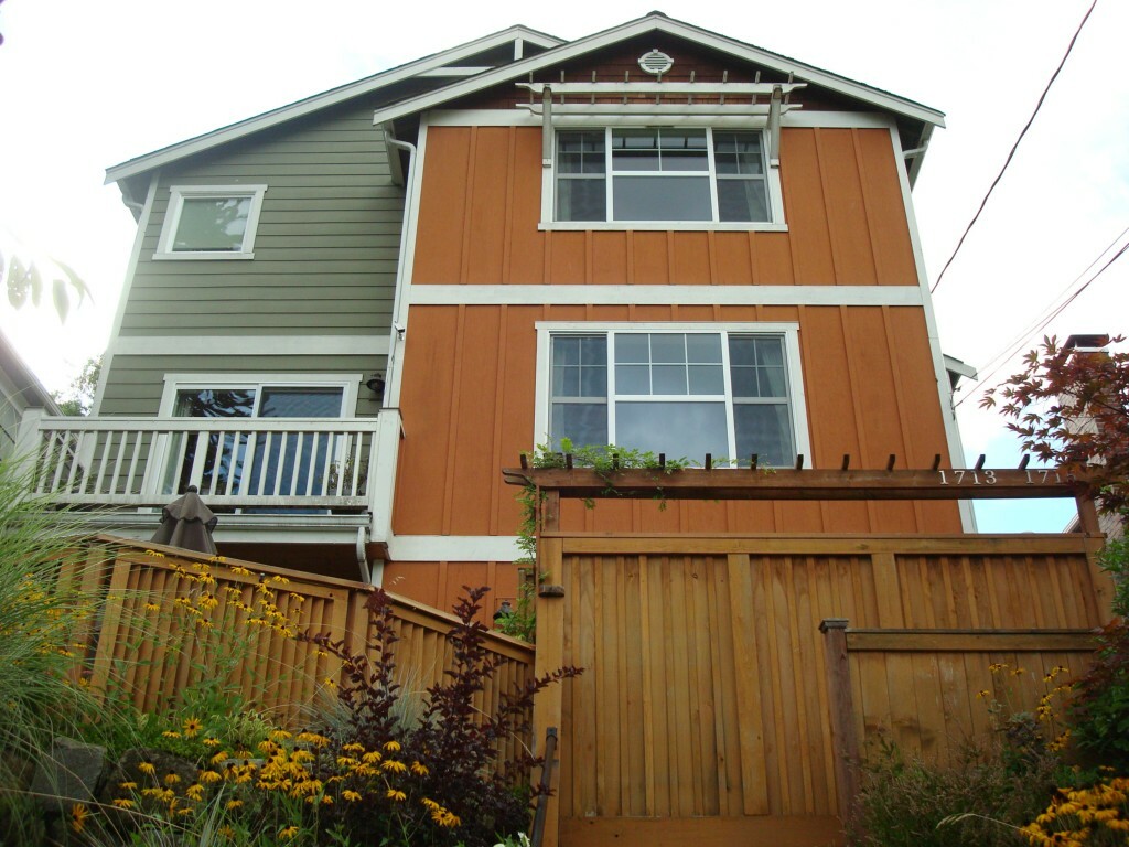 Property Photo:  1715 25th Ave  WA 98122 