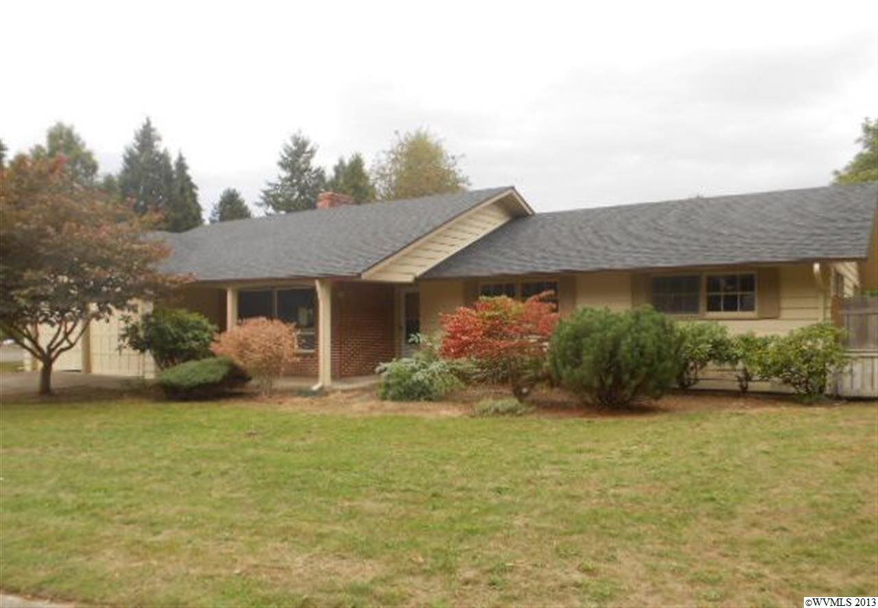 Property Photo:  4655  Shoreline Dr N  OR 97303 