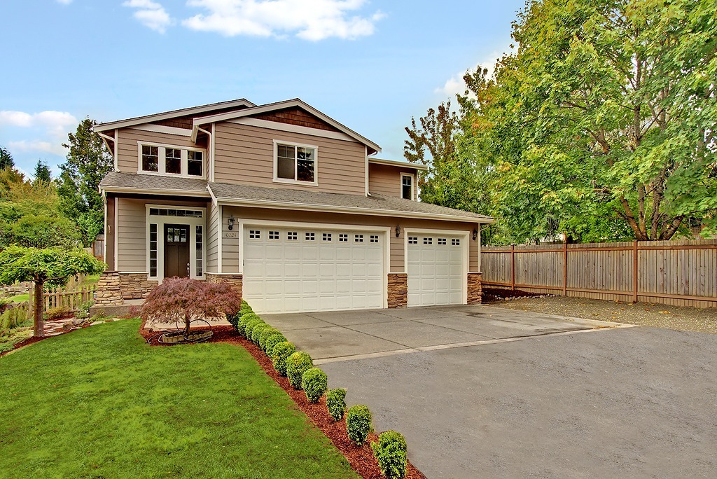 Property Photo:  10224 NE 110th St  WA 98033 