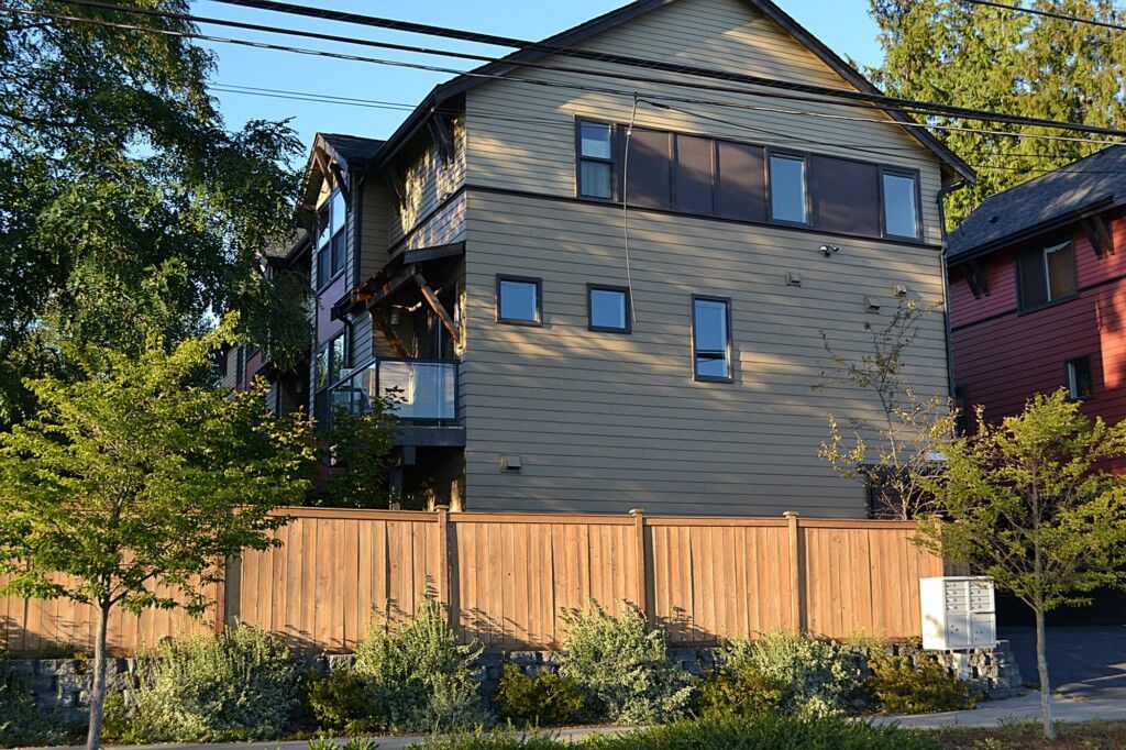 Property Photo: 1408 NW 67th St C WA 98117