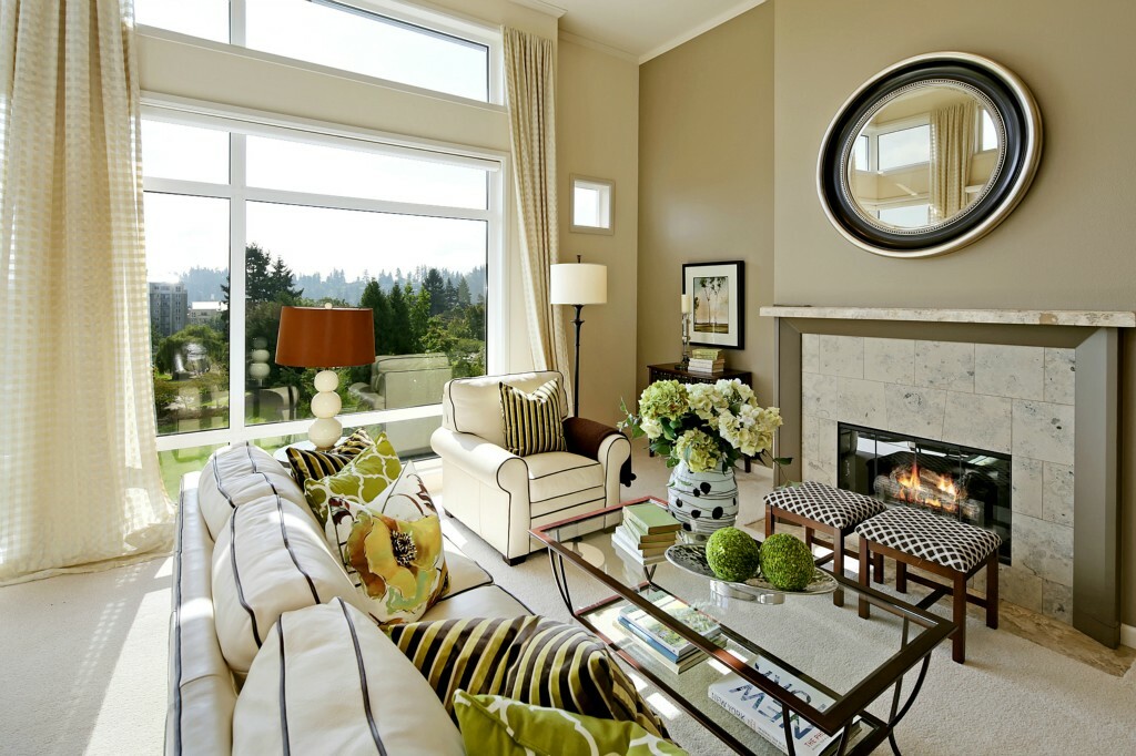 Property Photo: 10015 NE 4th St 4004 WA 98004