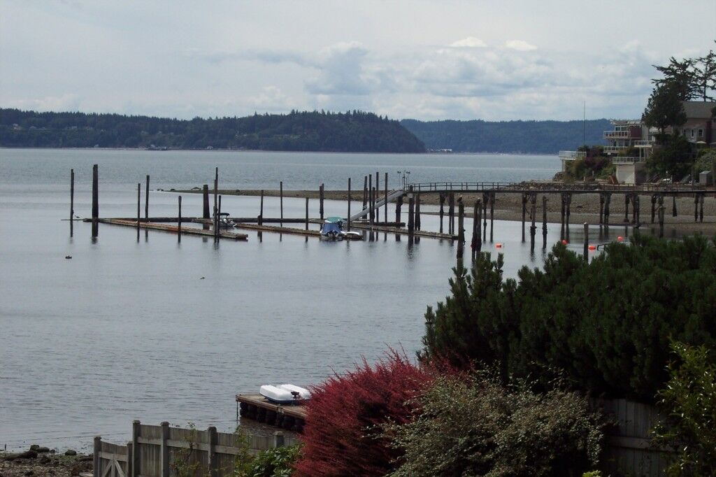 Property Photo: 4211 76th Place NW WA 98271