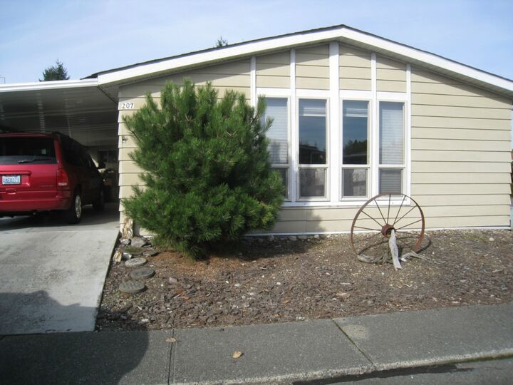 Property Photo: 201 Union Avenue S 207 WA 98059