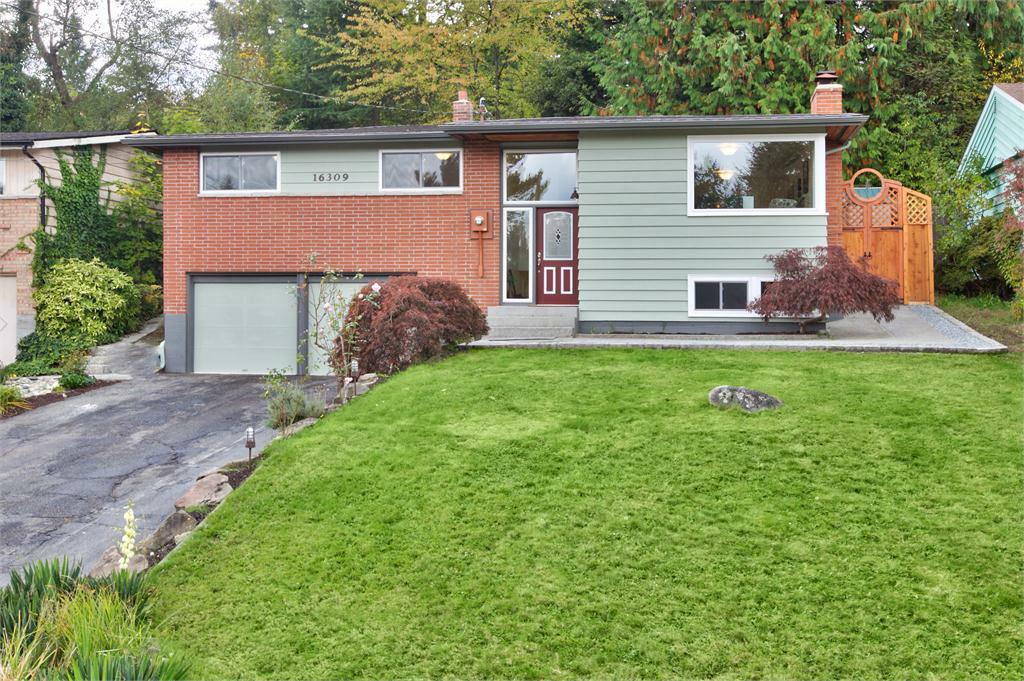 Property Photo:  16309 Densmore Ave N  WA 98133 