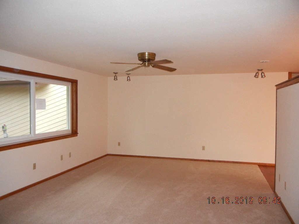 Property Photo: 6607 44th Ave E WA 98443