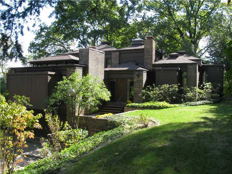 Property Photo:  22 Standish Way  PA 15106 