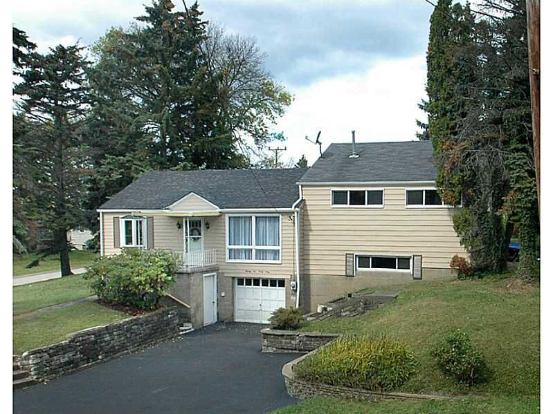 Property Photo:  2649 Stroschein Road  PA 15146 