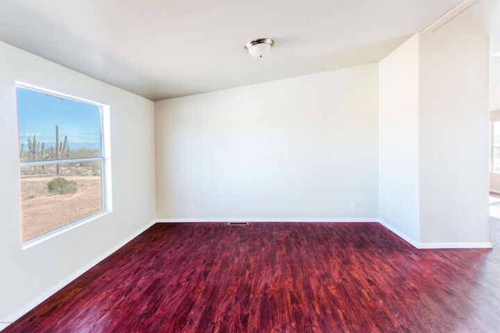 Property Photo: 4343 W Silverdale Road AZ 85144