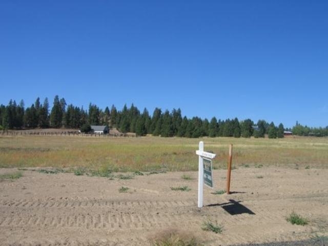 Property Photo: 18609 N Dustin Lane WA 99005