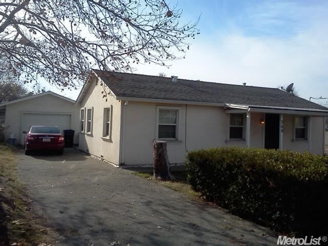Property Photo:  308 Silver Eagle Rd  CA 95838 
