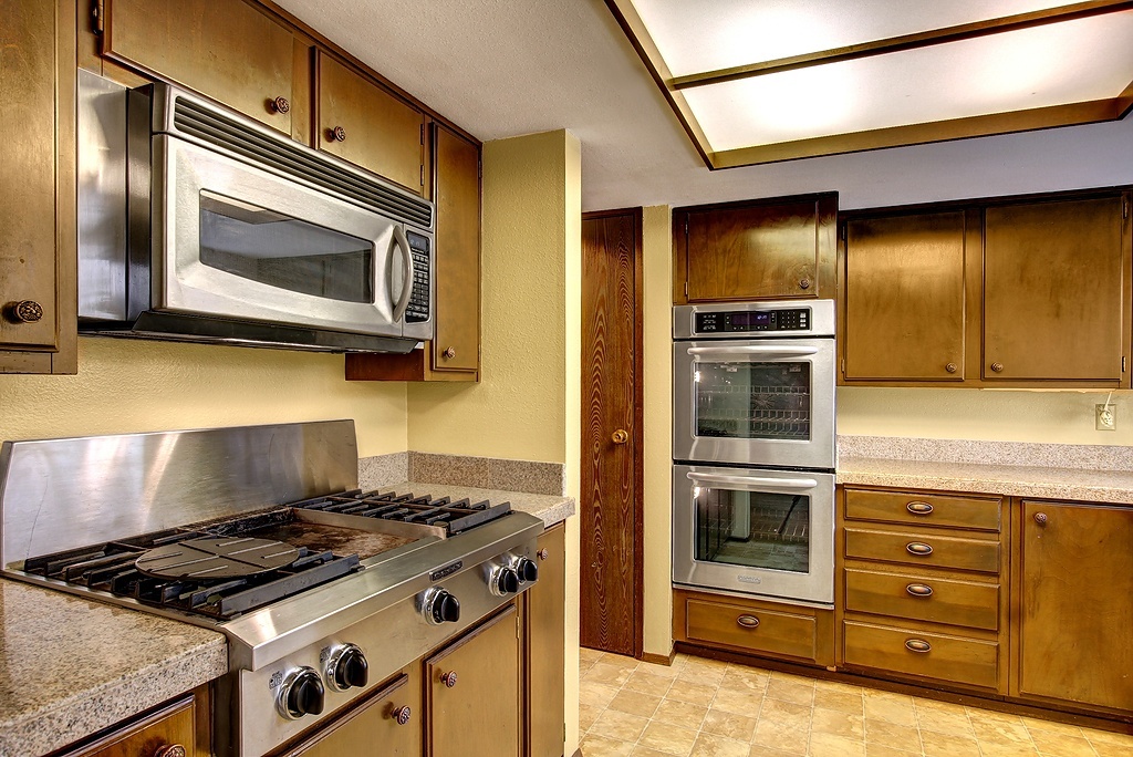 Property Photo: 6733 128th Ave SE WA 98006