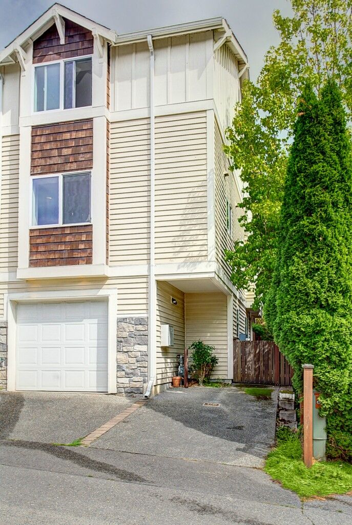 Property Photo: 4751 41st Ave NE A WA 98105