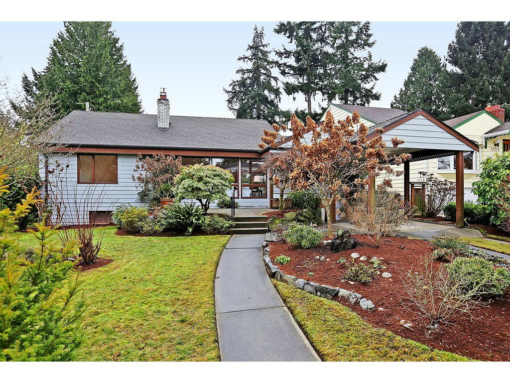 Property Photo:  3131 NE 81st St  WA 98115 