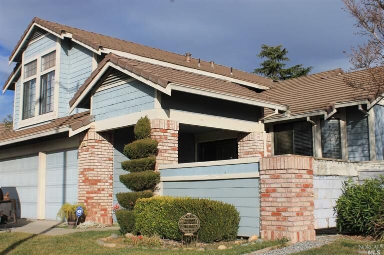 Property Photo:  313 Bluebell Court  CA 95687 