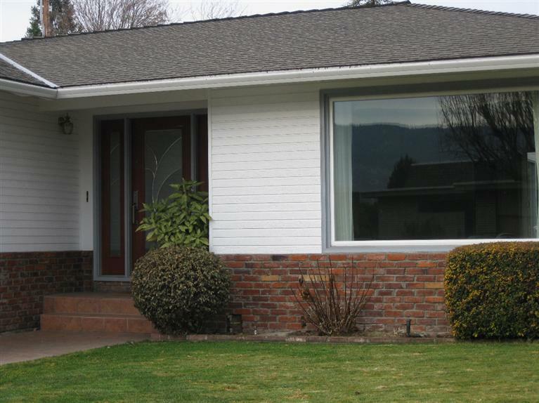Property Photo: 72 Fairway Circle OR 97504