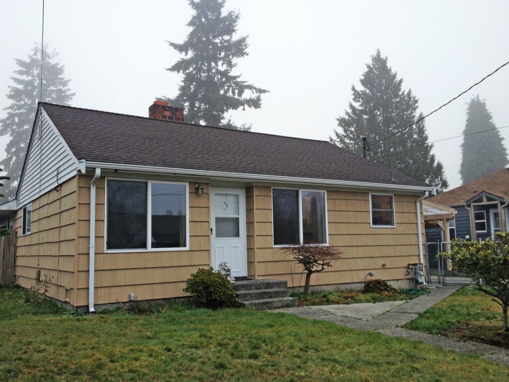 Property Photo: 12732 Dayton Ave N WA 98133