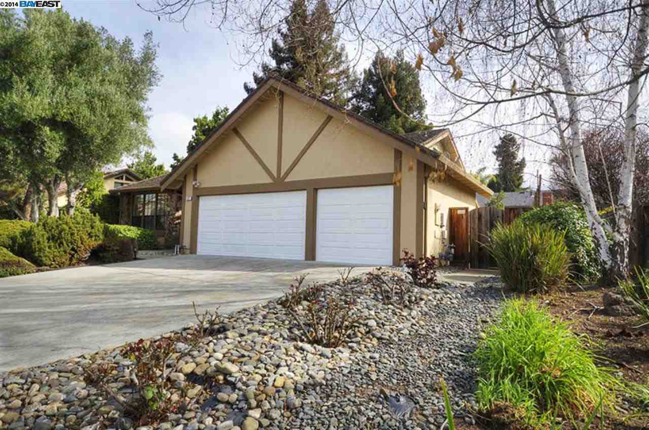 Property Photo:  57 Amorok Way  CA 94539-6802 