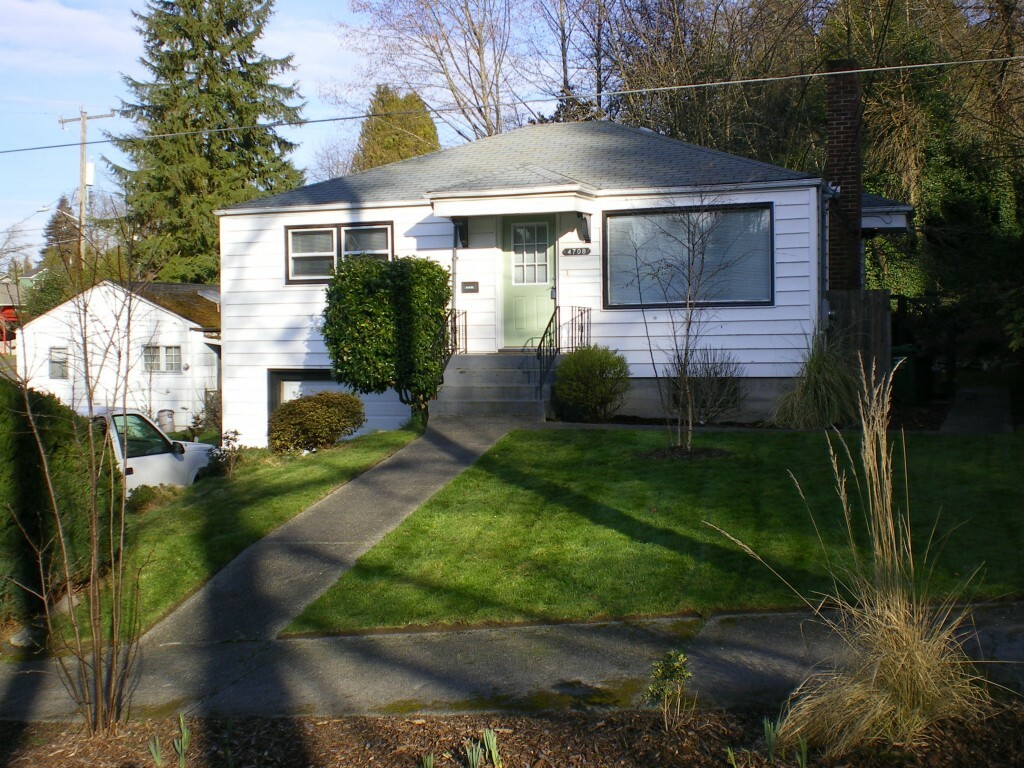 Property Photo:  4708 46th Avenue S  WA 98118 