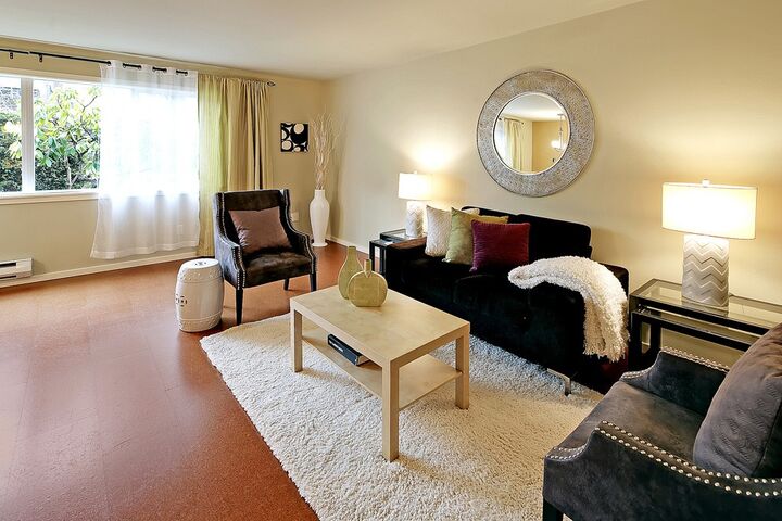 Property Photo: 1707 Boylston Avenue 102 WA 98122