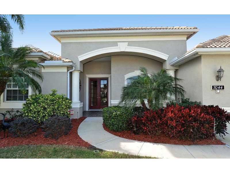 Property Photo:  7044 Treymore Court  FL 34243 