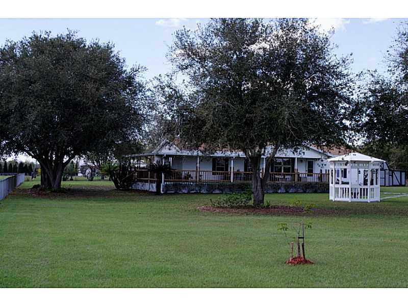 Property Photo: 307 Cesara Estates Drive FL 33860