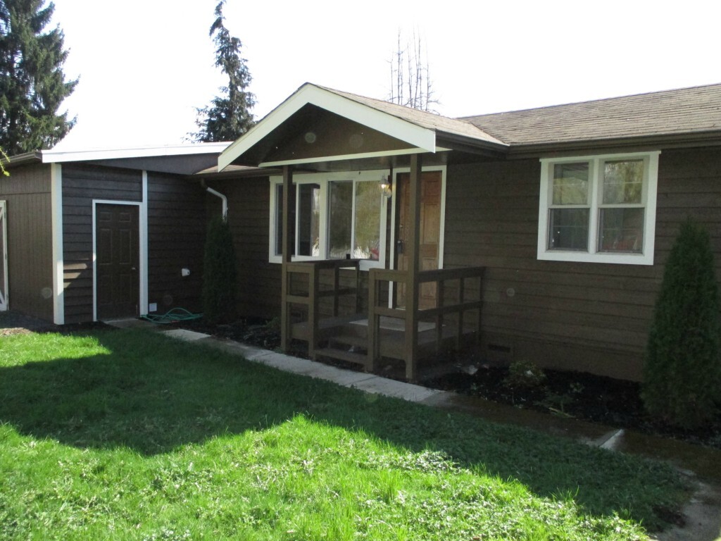 Property Photo: 529 Avenue B WA 98290