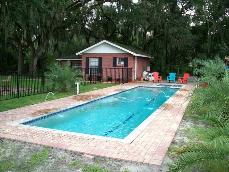 Property Photo:  6704 Pemberton View Drive  FL 33584 