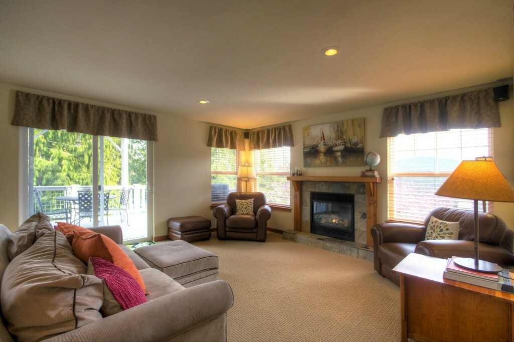 Property Photo:  4821 Lookout Ave  WA 98229 