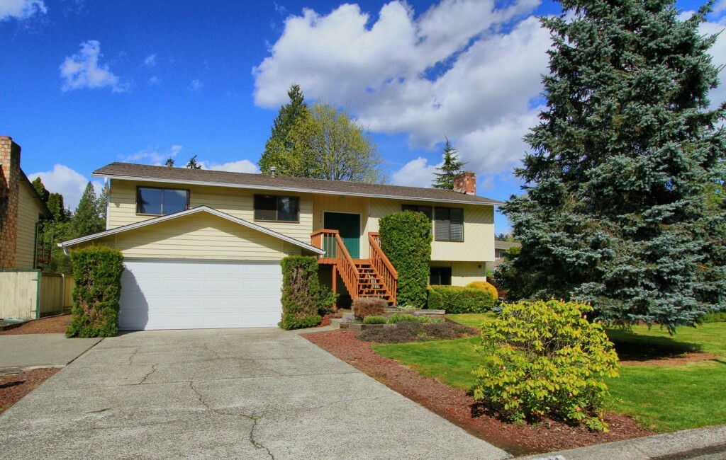 Property Photo:  9814 NE 204th Place  WA 98011 