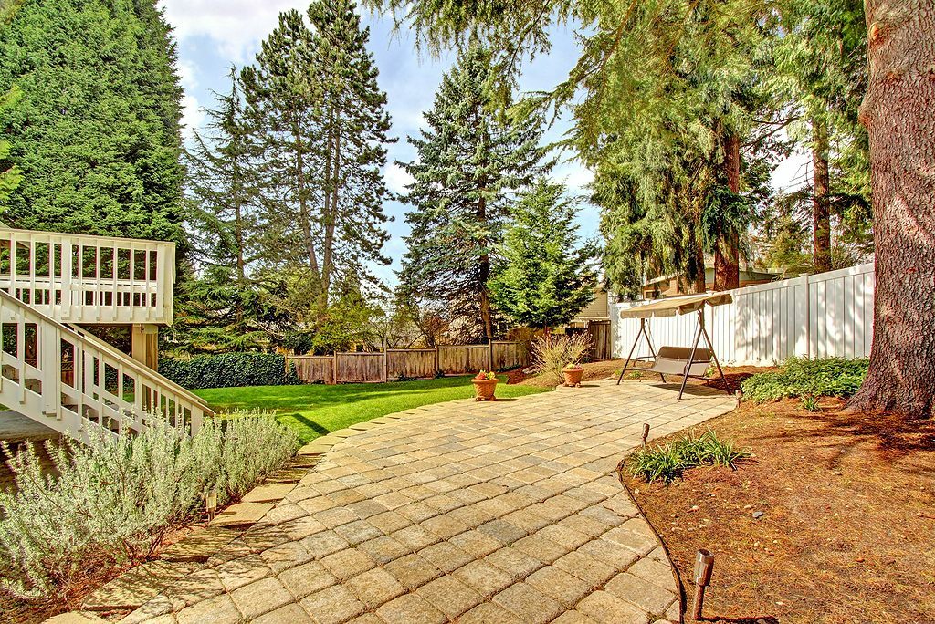 Property Photo:  10424 NE 196th St  WA 98011 