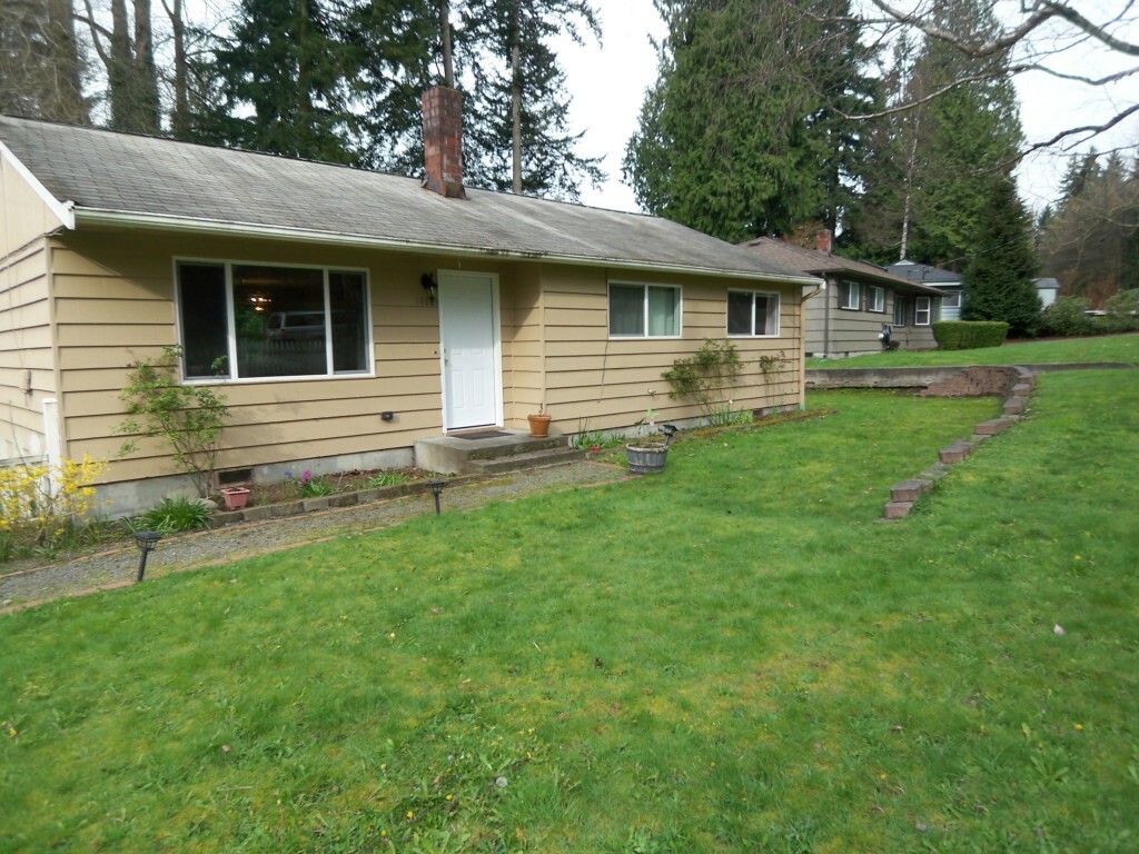 Property Photo:  19209 Forest Park Dr NE  WA 98155 